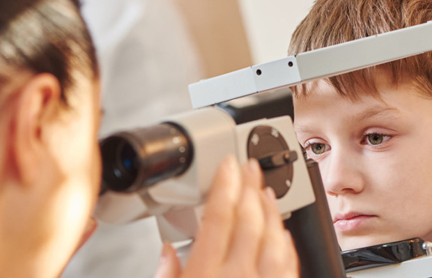 За първи път в страната в Добрич се извършва масов скрининг на очното здраве на първокласници